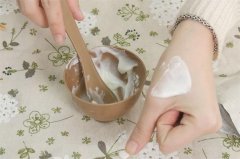 牛奶珍珠粉面膜的功效加牛奶做面膜有什么作用，直接美白效果翻倍
